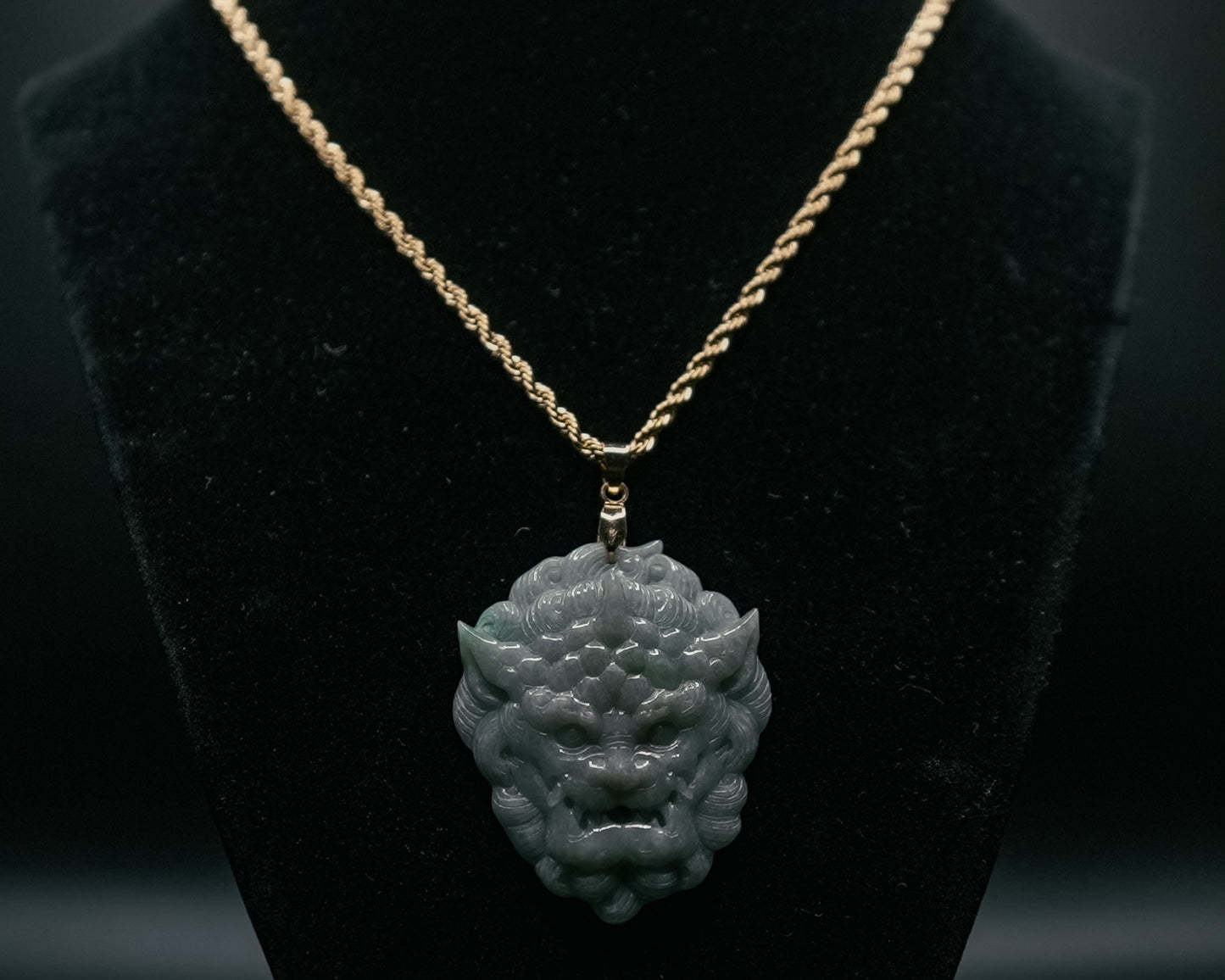 FU-DOG JADE PENDANT